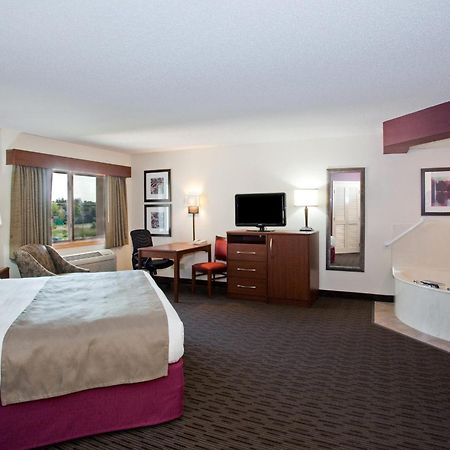 Americinn By Wyndham Chanhassen Bagian luar foto