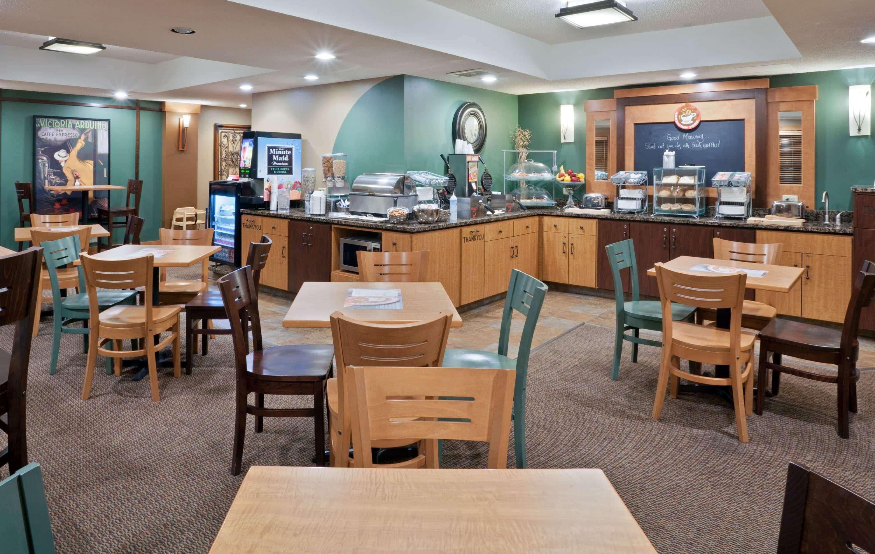 Americinn By Wyndham Chanhassen Bagian luar foto