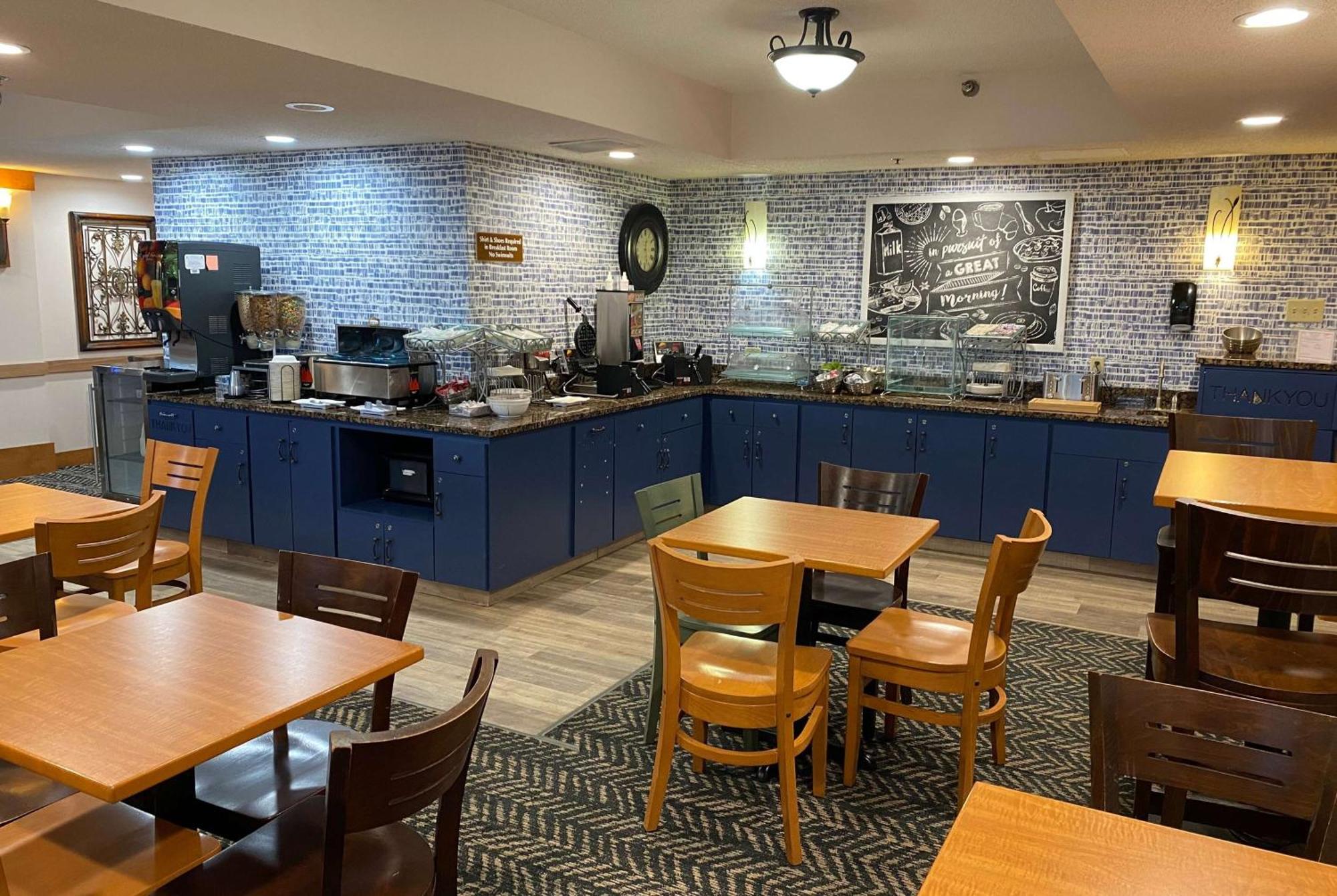 Americinn By Wyndham Chanhassen Bagian luar foto