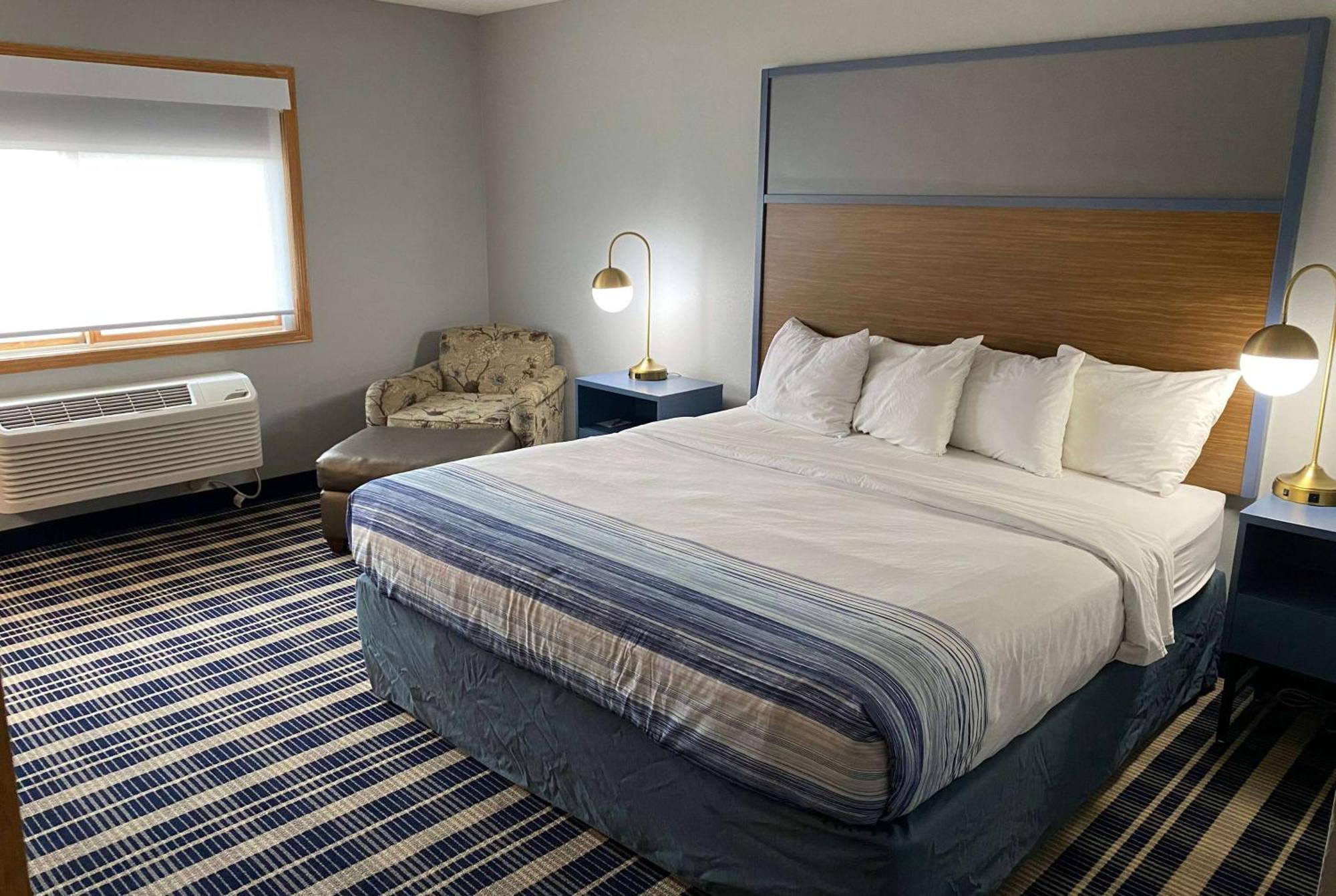 Americinn By Wyndham Chanhassen Bagian luar foto