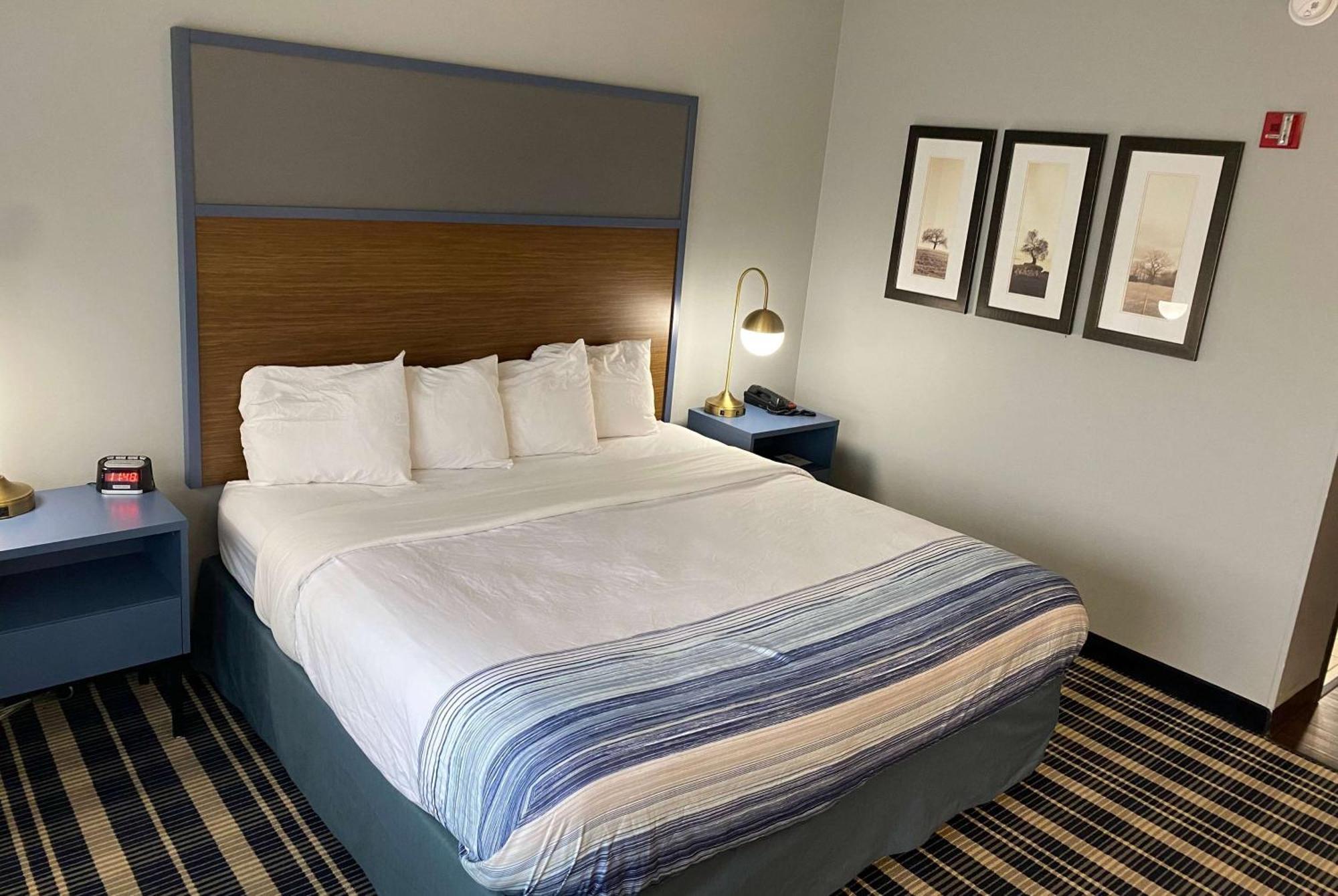 Americinn By Wyndham Chanhassen Bagian luar foto
