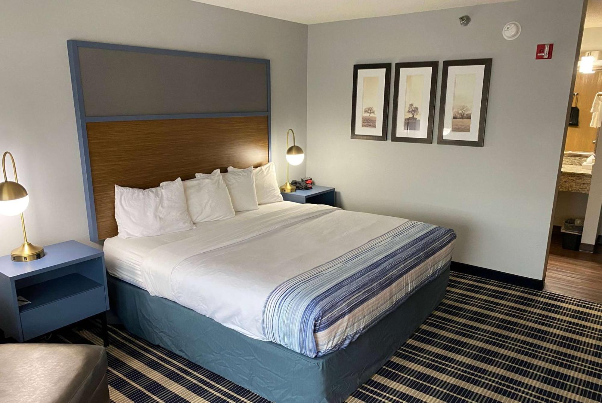 Americinn By Wyndham Chanhassen Bagian luar foto