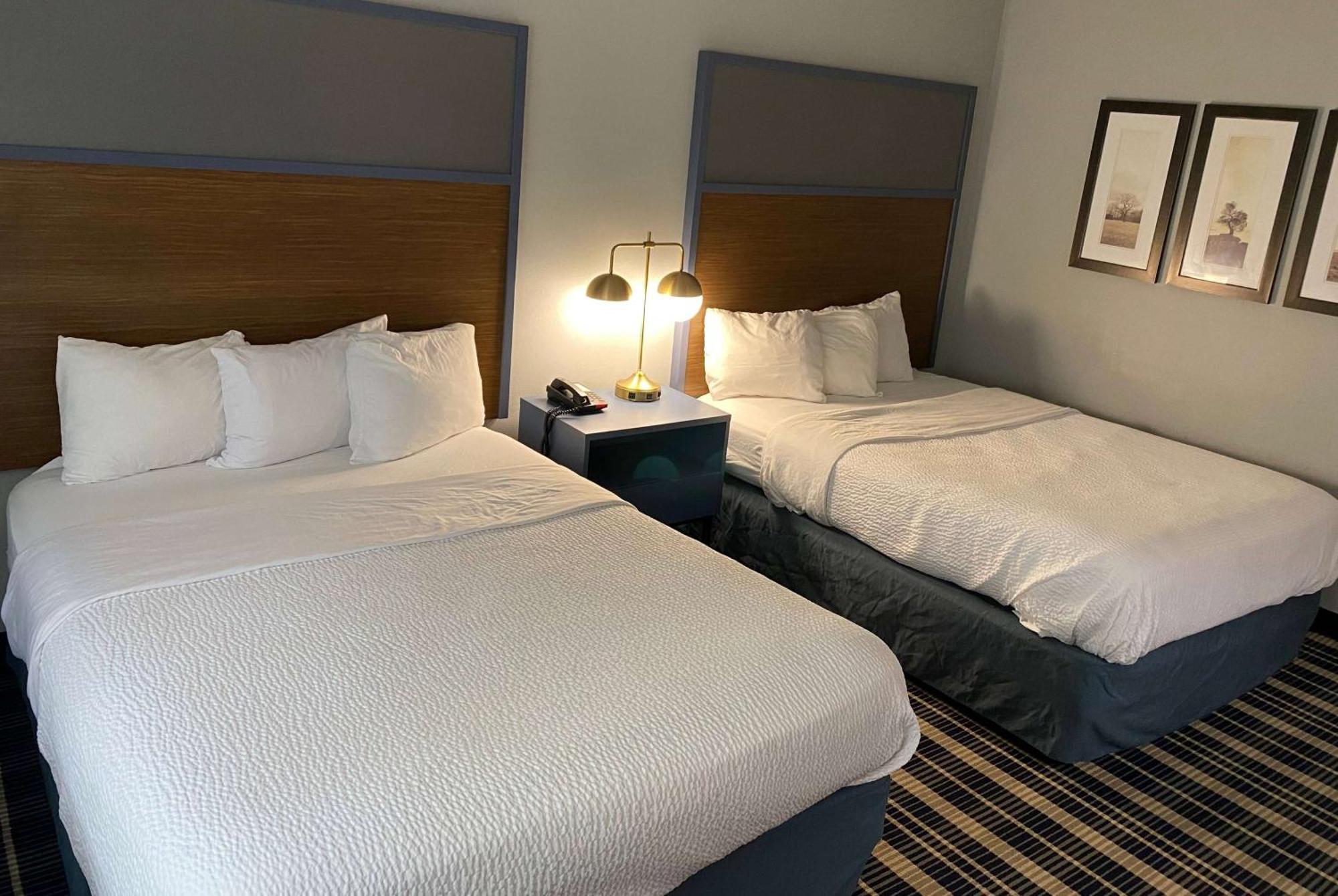 Americinn By Wyndham Chanhassen Bagian luar foto