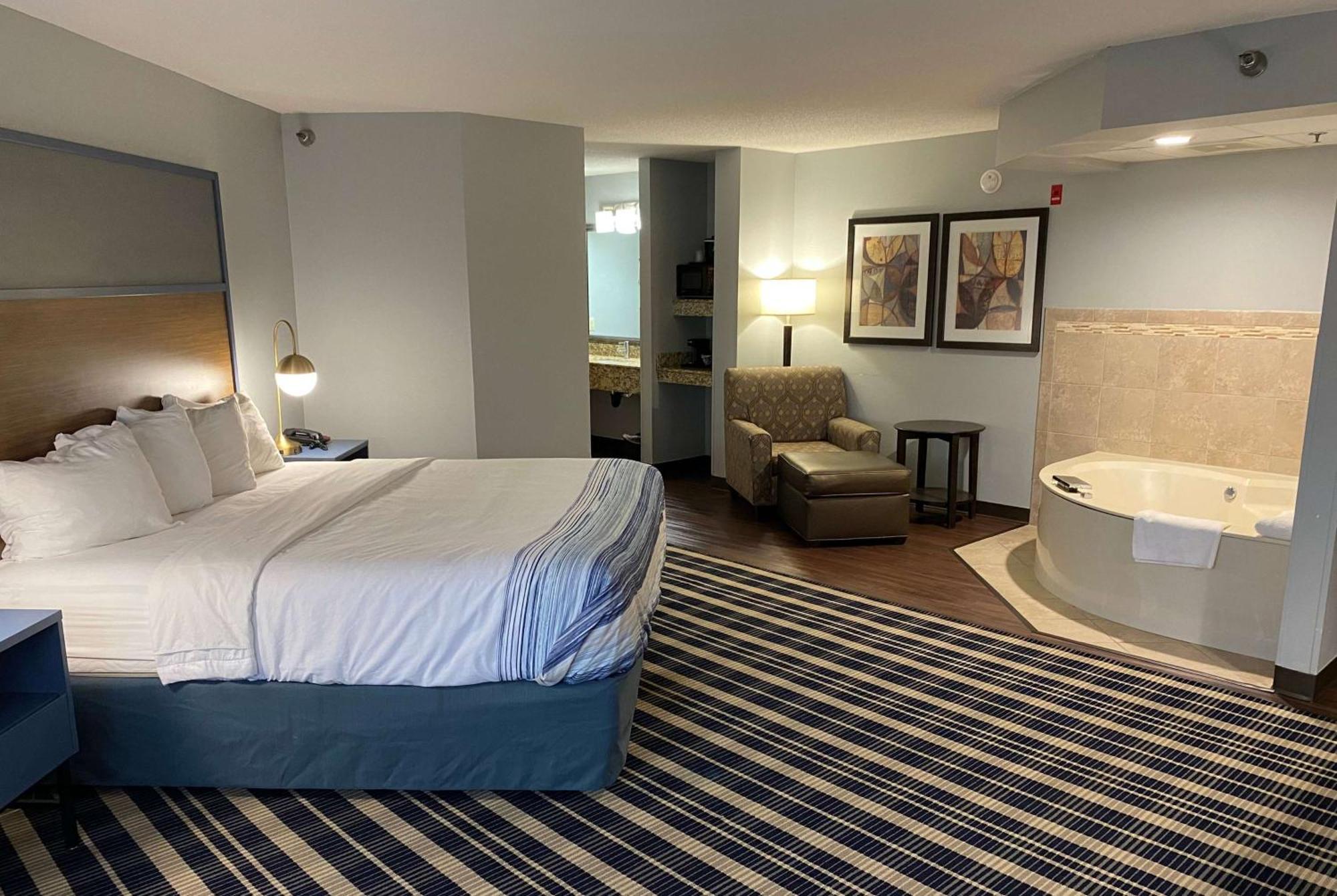 Americinn By Wyndham Chanhassen Bagian luar foto